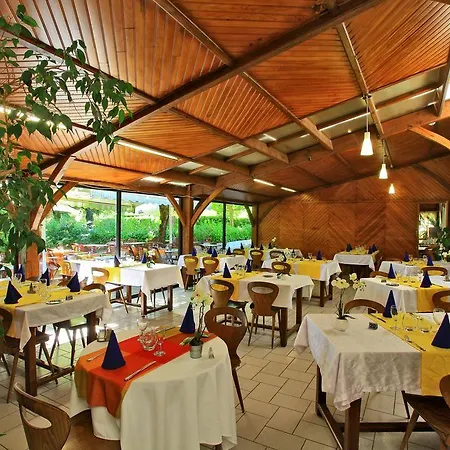 Le Clos Grand Hotel