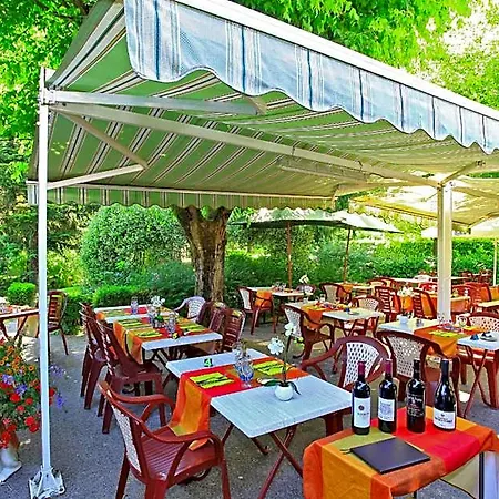 Le Clos Grand Hotel