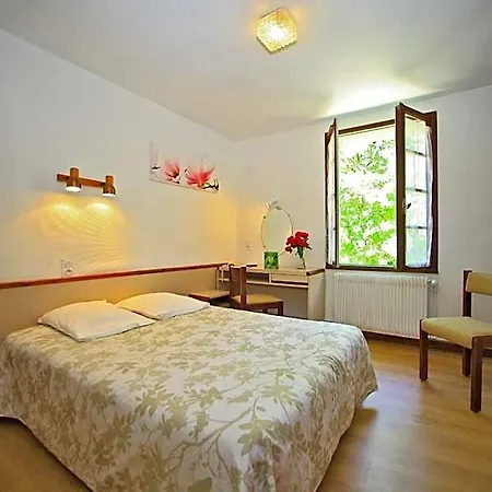 Le Clos Grand Hotel