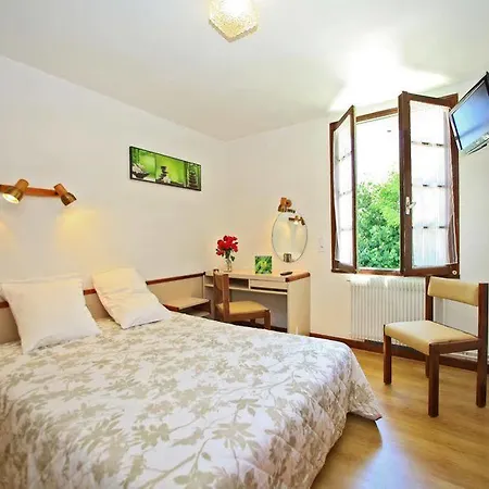 Hotel Le Clos Grand 2*