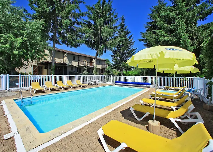 Le Clos Grand ホテル プラディーヌ